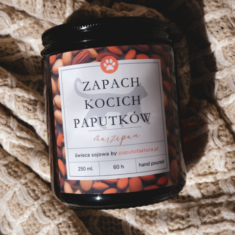 Marzipan - Świeca Sojowa - Psie/Kocie Paputki Marzipan - Świeca Sojowa - Psie/Kocie Paputki